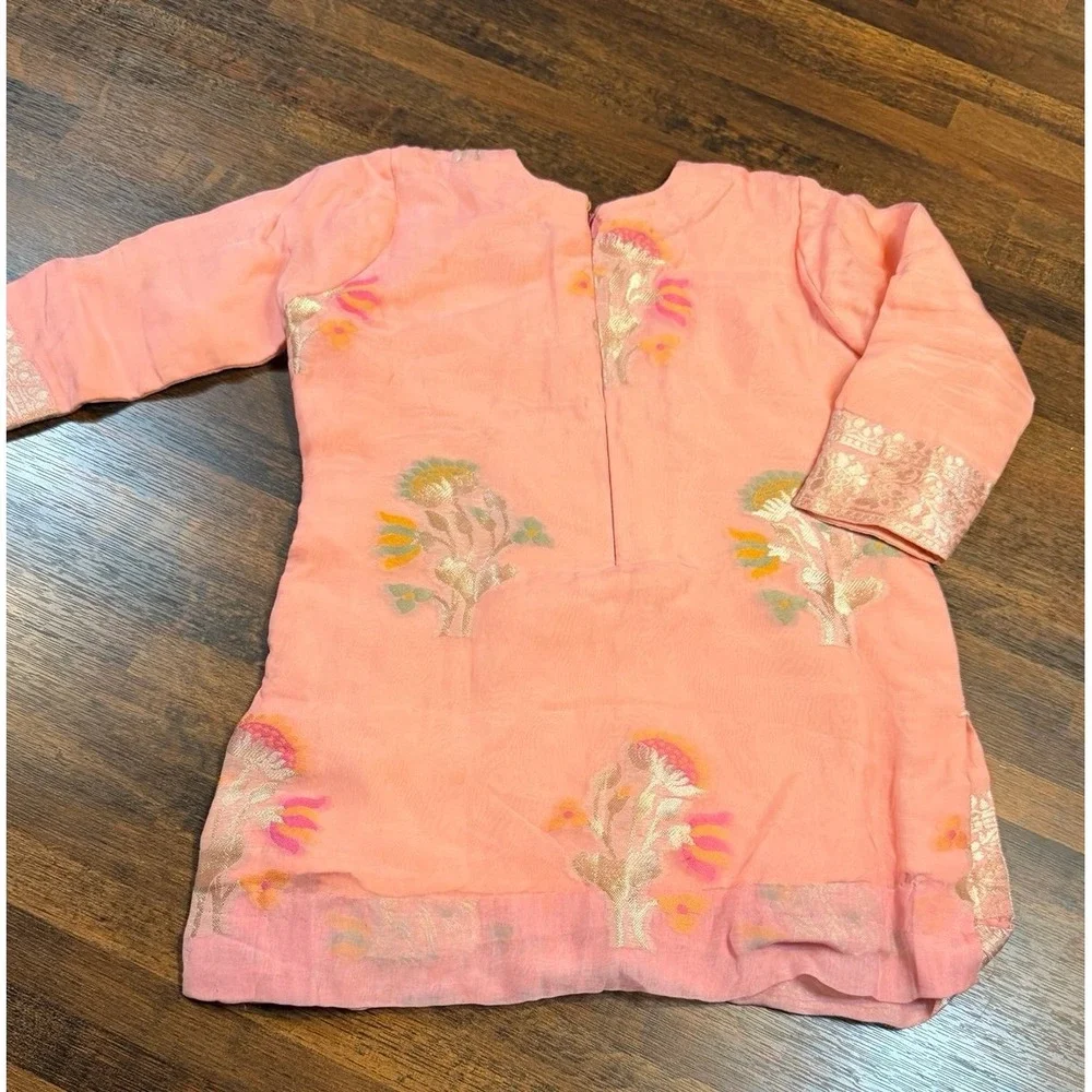 Festive kurta with metallic zari floral motif.  Size 12/18 months.